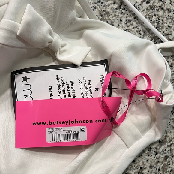 Betsy Johnson white dress size 0 - Picture 3 of 4